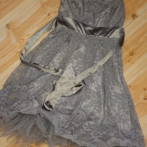 Tyll klänning Size xs vila  - Fint skick rökfritt hem 