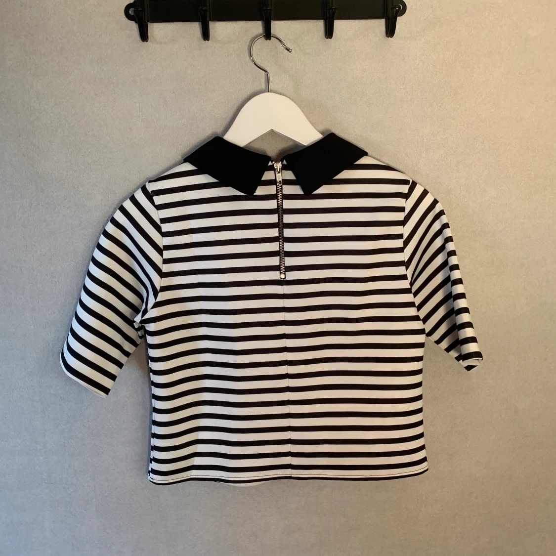 Randig bluströja med krage, storlek M. - 91