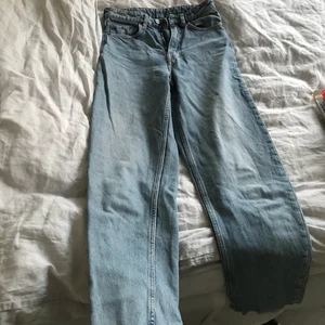 Jeans från weekday  - Perfekta jeans till sommaren!