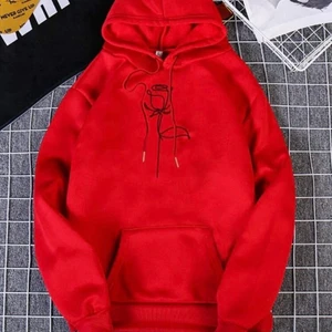 Hoodie - Denna röda hoodie väljer jag att sälja för den inte kommer till användning. Den är från shein i ett jättemjukt material och är använd ett fåtal gånger. Det kan förekomma små noppringar men det är inget som är speciellt märkvärdigt enligt mig☺️ Bilderna är lånade så kom privat för egna💕 79 + frakt