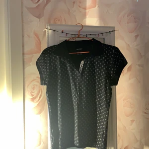 Skjorta med kort armar - Helt perfekt bara lite liten för mig 👍🏻