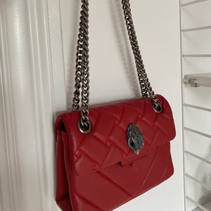 Kurt geiger väska  - Säljer min kurt Geiher väska som är köpt nu i höst men som inte kommit till användning därav helt ny utan några märken🥰🥰