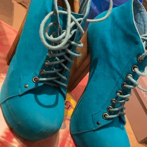 Heels 15cm - Storlek: 38, använda 1-2gånger. Säljs pga flytt