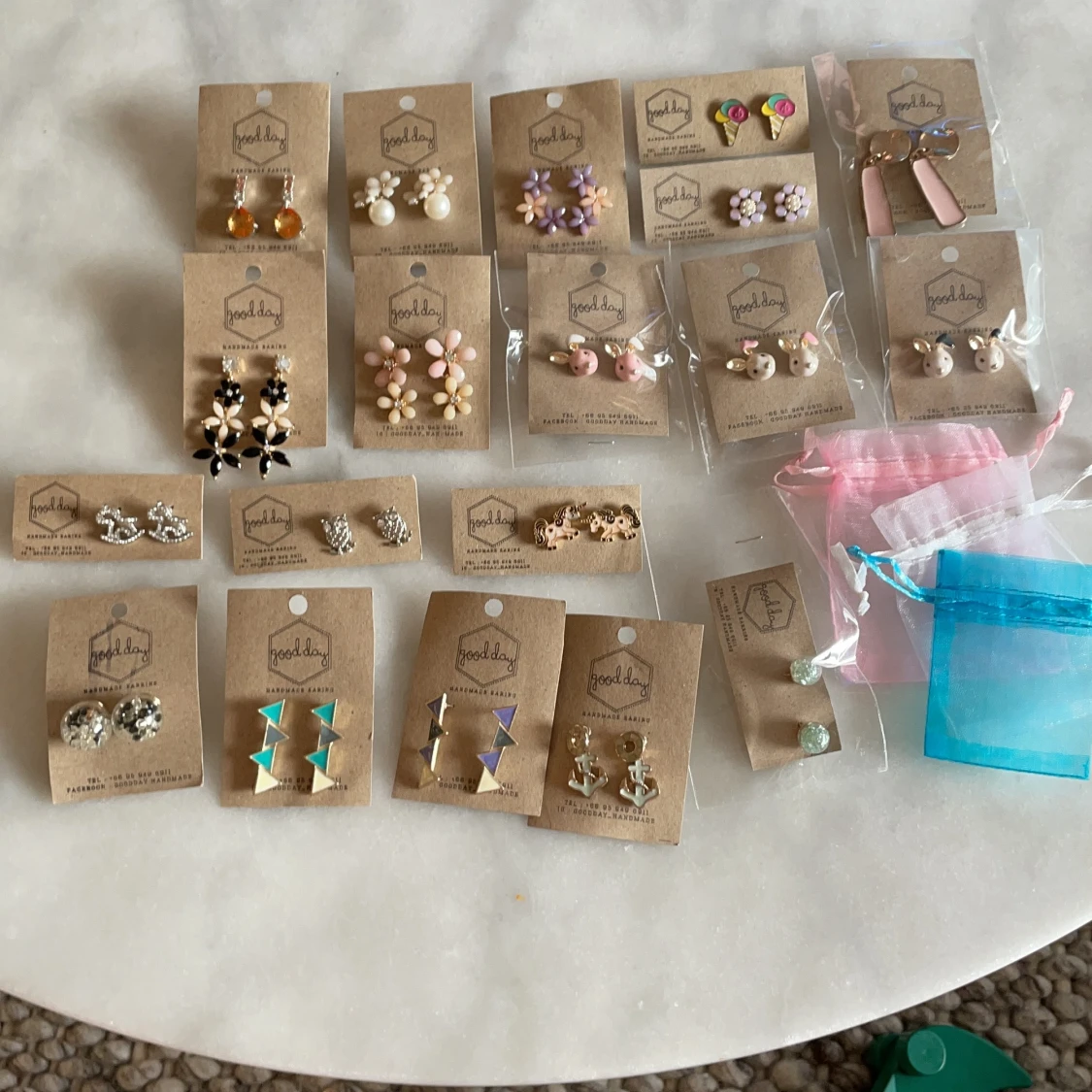 Nya örhängen, blommor, kaniner, osv - 90