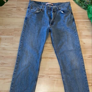 Vintage Jeans!  - Säljer dessa Vintage Jeans! Raka och långa. M ungefär. Köparen står för frakt 💕