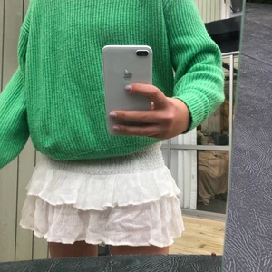 En superfin stickad tröja🌈😄🌺⭐️ - Detta är en superfin stickad tröja som är i en klargröna färg⚡️🧑🏼‍🎤