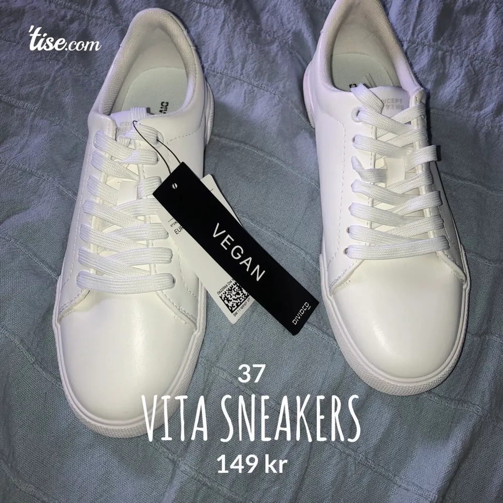 Oanvända vita sneakers! Ny pris 399kr, mitt pris 149kr. Storlek 37. Skor.