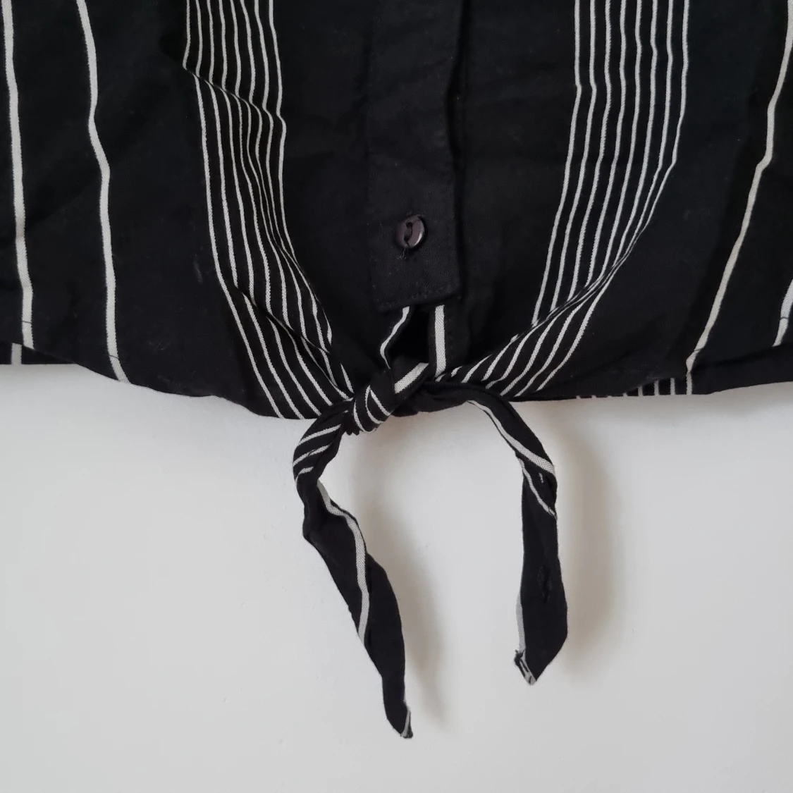 Crop blus med knut, ONLY (strl 34) - 91