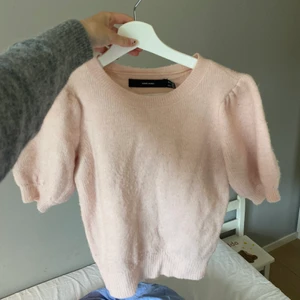 Puffärm - Snygg tröja med puffärm