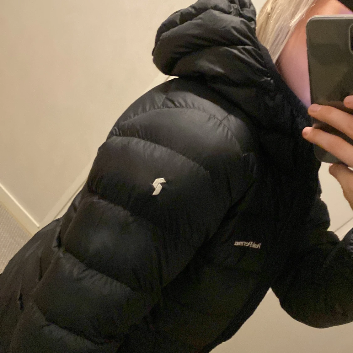 Snygg puffig Peak performance jacka  - 91