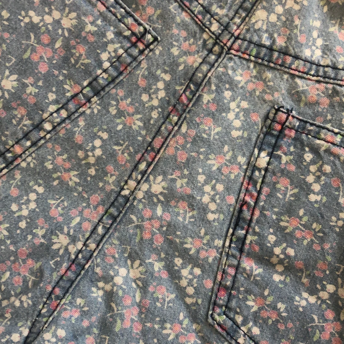 Blommiga shorts  - 91