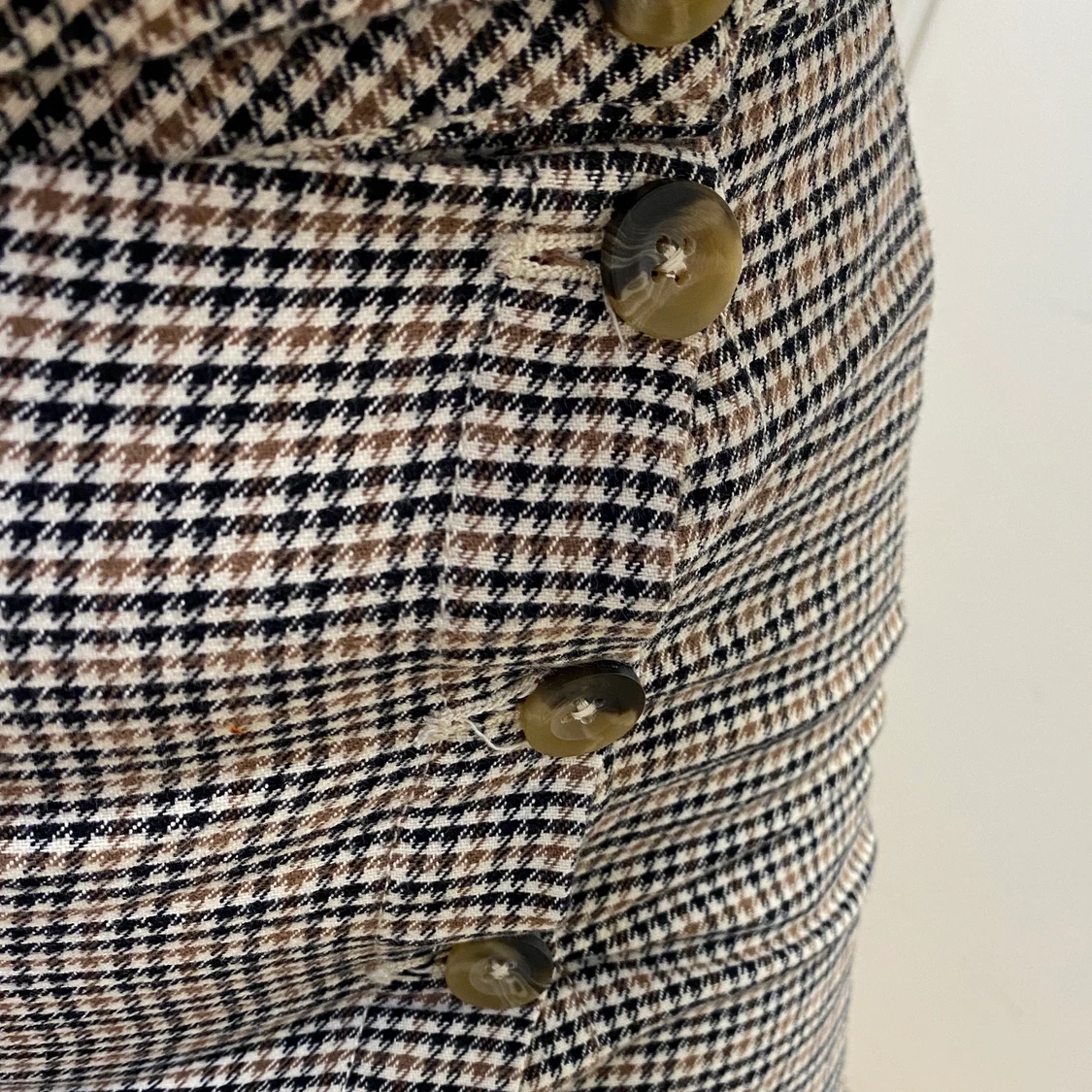 Rutig kjol med knappar - 91