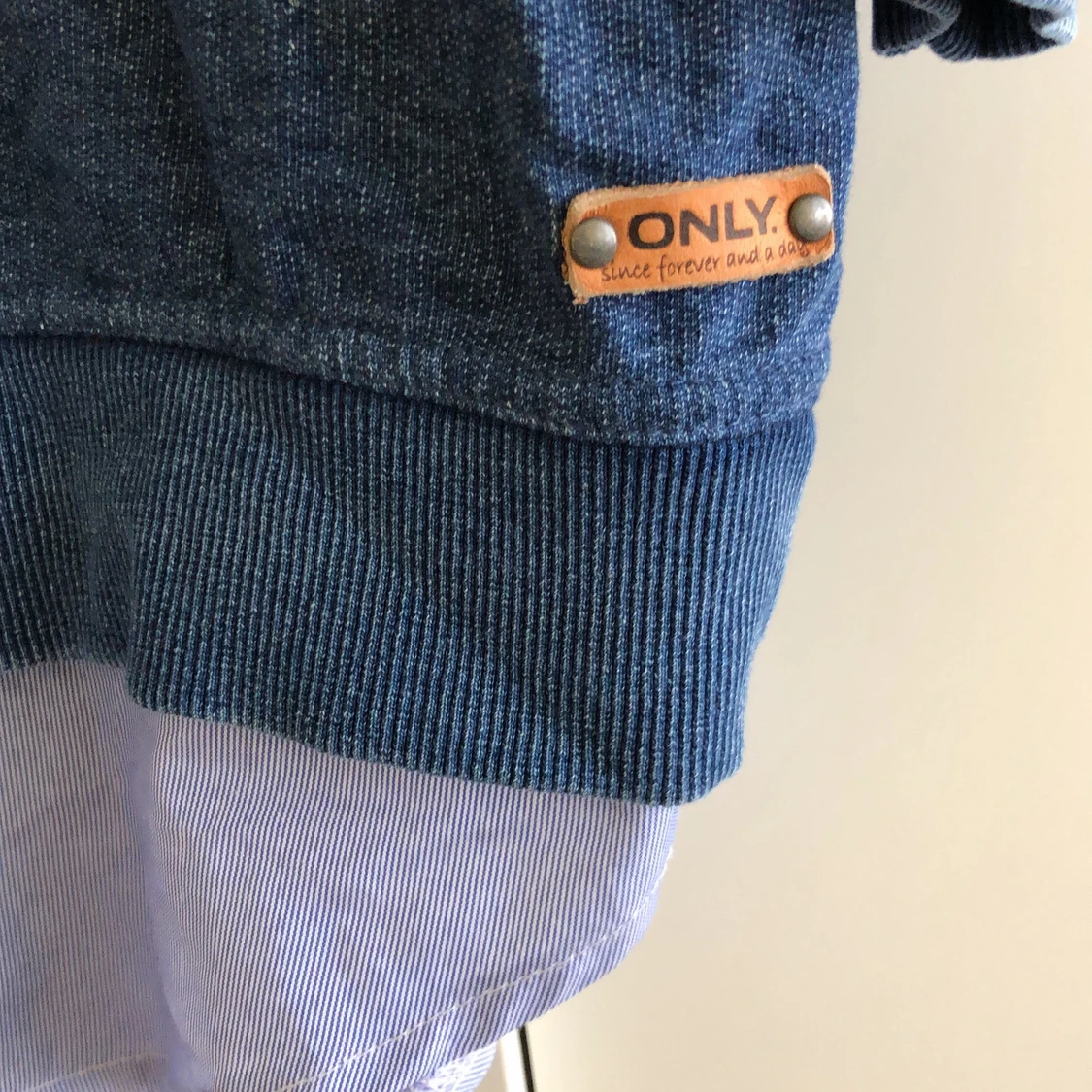 Sweatshir med skjorta - 91