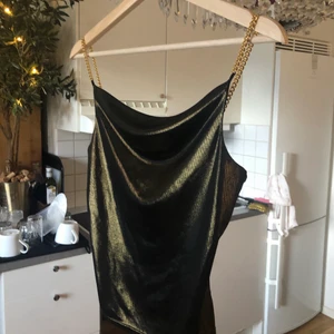 XS / small  - Omvänd . Guld grön 