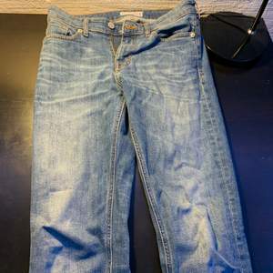 Hej! Säljer ett par Jeans från Cubus, storlek: W:28, L:32, endast använda 2 gånger