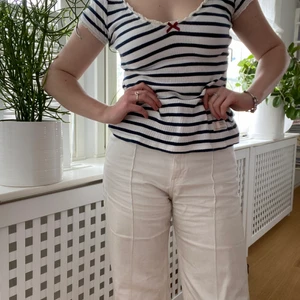 Odd Molly topp - Säljer denna fina oddmolly topp i blå/vit randig✨ jättesöt topp i fint skick🌸 storlek 0 motsvarar ungefär xs/s🤠