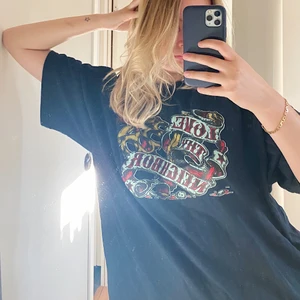 Rock-t-shirts!!!✌🏼 - Snygg oversized tröja som är snygg till både byxor och kjolar💛💛💛