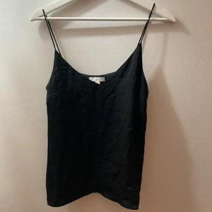 Linne H&M - Vanligt basic svart linne i siden liknande material