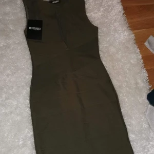 Missguided klänning XS  - Ny