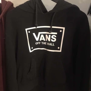 Vans hoodie - Storlek m, knappt använd 