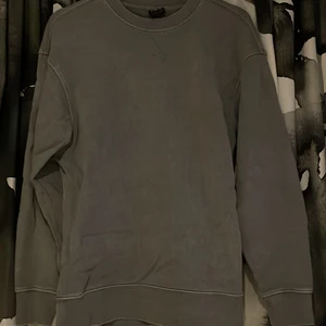 Zara tröja - Grå zara tröja i storlek S. Du står för frakt