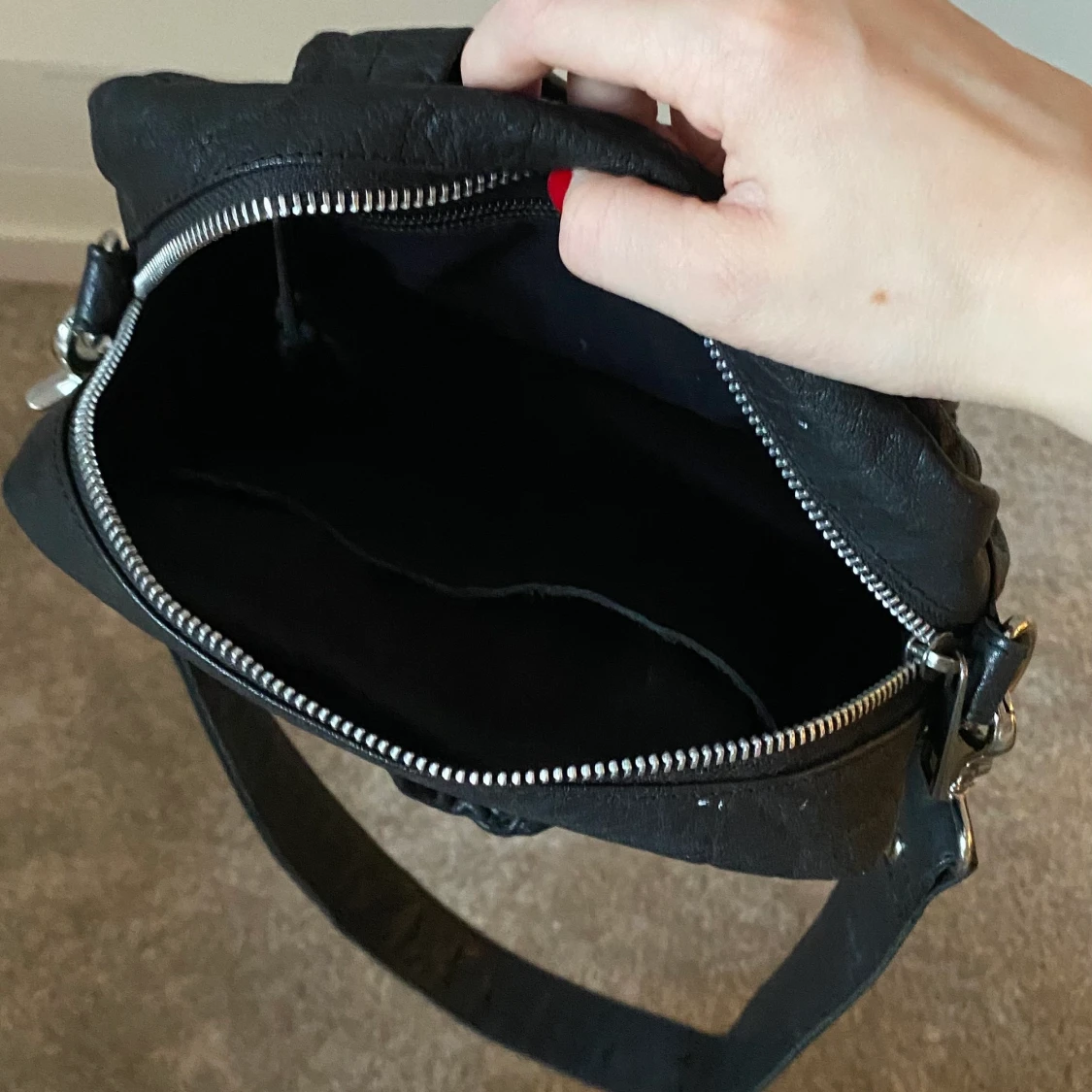 Svart nunoo väska  - 91