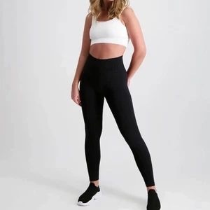 Aimn tights - Seamless tights från aimn, köptes här på plick men de passade tyvärr inte mig.. 