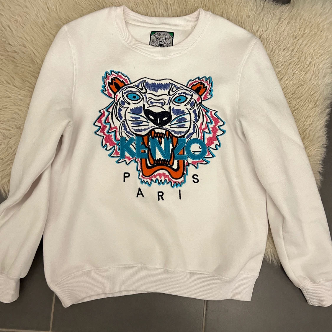 Kenzo tröja storlek S fint skick 