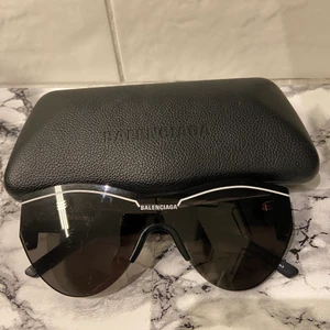 Balenciaga solglasögon  - Fint skick! Skickas helst med spårbart 66kr