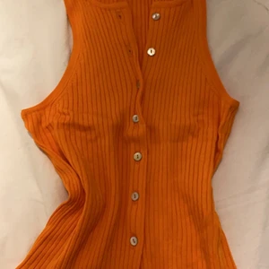 Zara linne - Ett zara linne som jag köpte men aldrig haft användning utav, färgen passar inte mig så tänker att någon annan kommer ha mer användning utav plagget. I storlek S