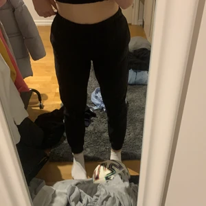 Mjukisbyxor  - Vanliga svarta mjukis byxor ifrån ginatrico i storlek XS