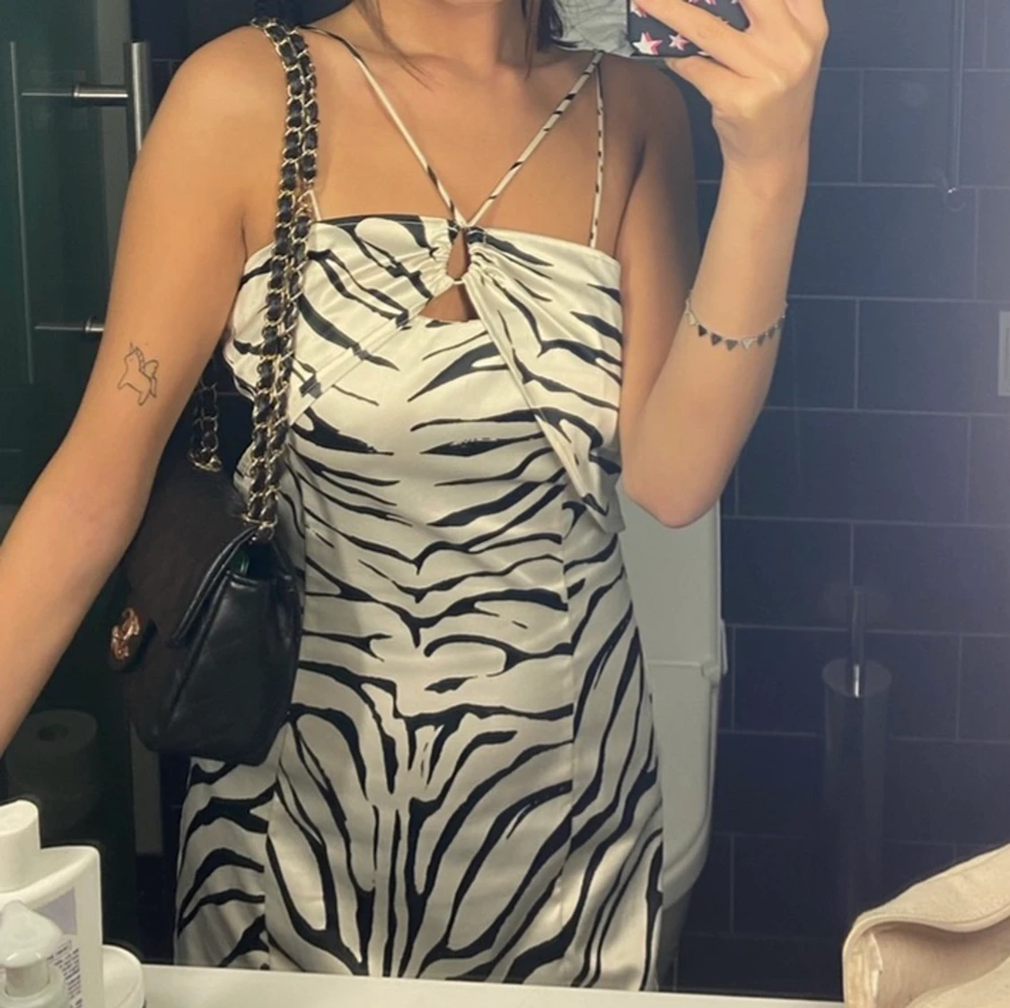 Zebramönstrad klänning  - 90