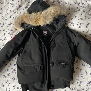 Äkta Canada Goose Jacka - mycket varm vinterjacka