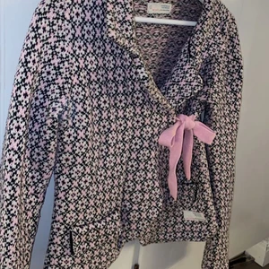 Odd Molly  - Säljer nu min odd Molly kofta då den inte längre används💗 skulle säga att de är storlek xs/s.🥰