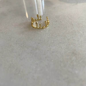 Drippy ring - Drippy ring sterling silver. Justerbar, från byanastasia, tror inte dem finns kvar att köpa: köpte för över ett år sedan <3