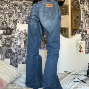 Wrangler jeans - Sköna jeans i bra skick🥰 jag är 160