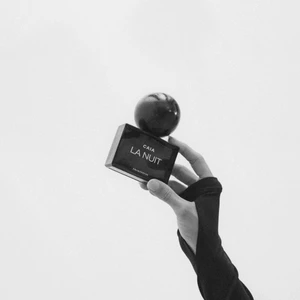 CAIA LA NUIT PARFYM - (Slutsåld) Caia parfym som ÄR väldigt god men använder inte, då andra passar mig bättre. Använt ca 4-6 ”sprayningar” så egentligen så gott som ny. 