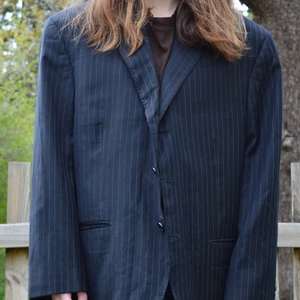 Svart randig oversize kavaj - Super ball svart kavaj. Köpt på humana. Kommer ej till användning. Kanon snygg till vardags och fest. 