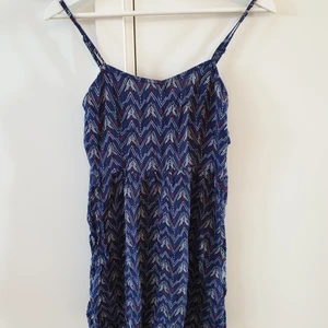 Sommarklänning - Använd ett fåtal gånger. 