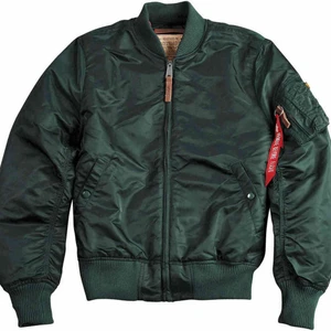 Alpha industries jacka  - Fin mörk grön vindjacka den alpha industries använd några få gånger. Jätte fin passform, nypris 1665kr 