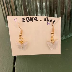 🌟 örhängen🌟 - Här är de andra färgerna💗 30kr styck och frakten är 12kr. Inte nickel i kroken💗