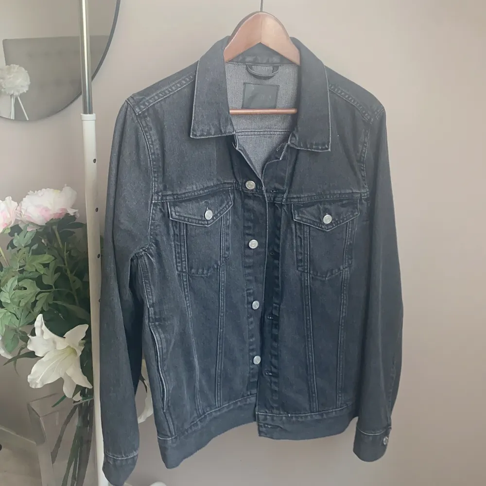 Weekday Grey Jean jacket size M, regular fit.. Jackor.