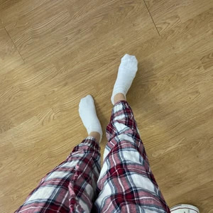 Pyjamasbyxor   - Säljer mina Pyjamasbyxor som har blivit försmå💕 frakten ligger på 49kr (spårbart!) buda gärna