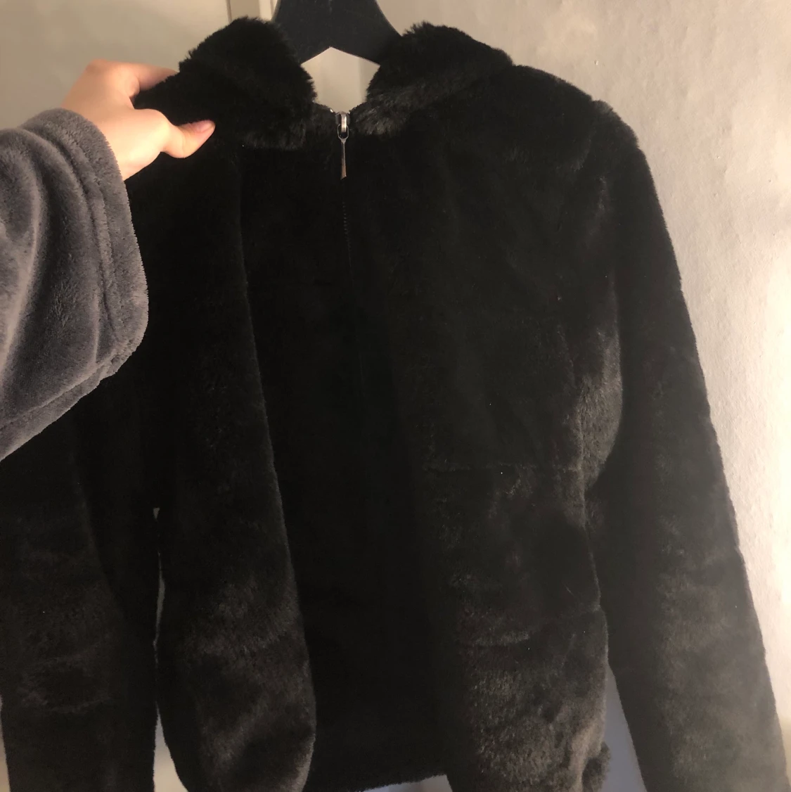 Svart pälsjacka✨  - 90