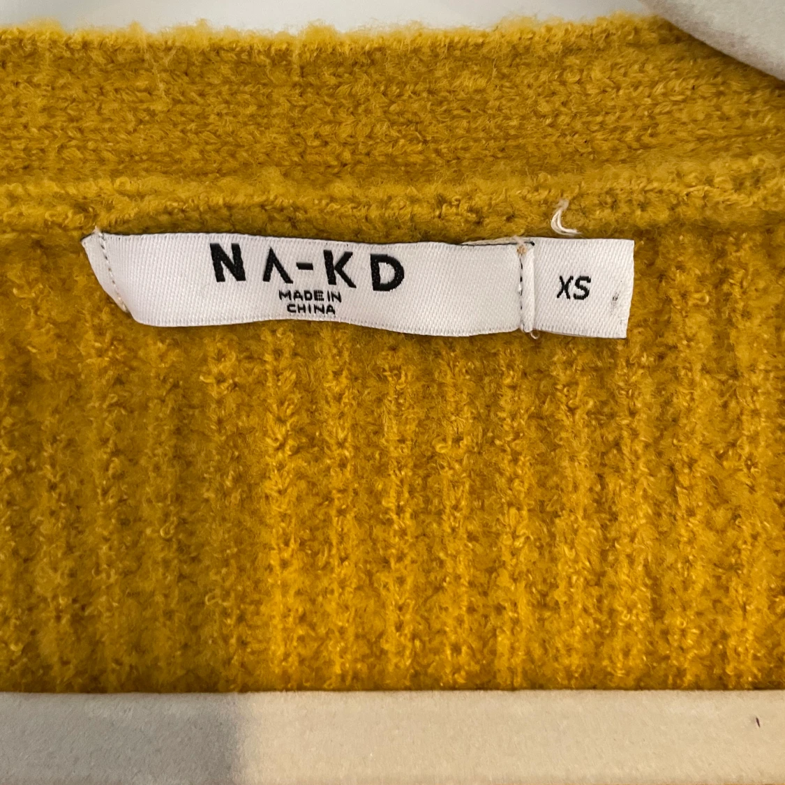 Stickad gul kofta, stl XS - 90