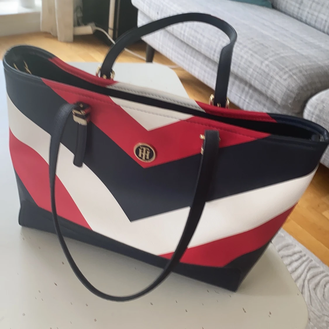 Tommy hilfiger väska - 90