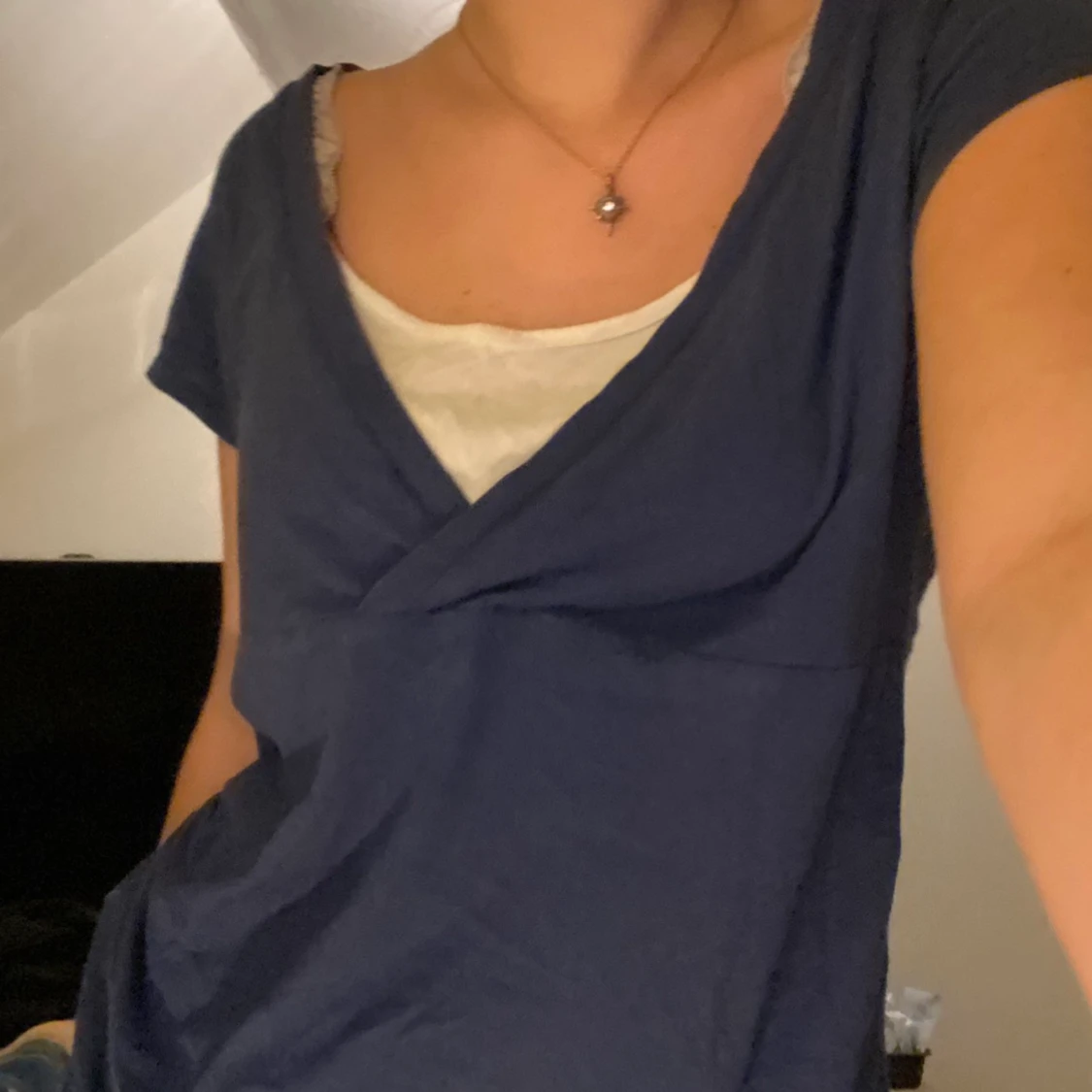 Blå vit t shirt  - 90