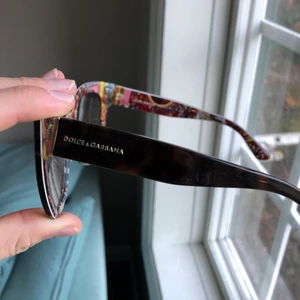 Dolce Gabanna Solglasögon - Tecken på användning finns, skick är hyfsat ok - därav det låga priset.