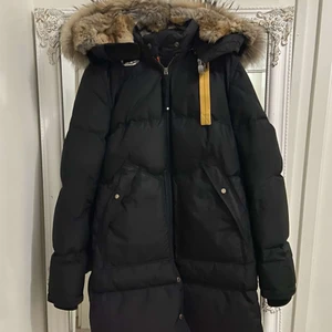 Para jumper ny modell 2019  - Säljer min jacka har haft den snart 1,5 år. Storlek 38 pris kan diskuteras 