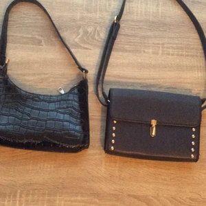 Hand väskor  - Jättefina väskorn i ny skick, kanska använda ett fåtal gånger💞 jag säljer 1 för 150kr och två för 260kr💞